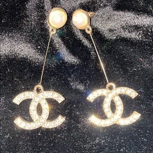 Very cute Chanel inspired studs